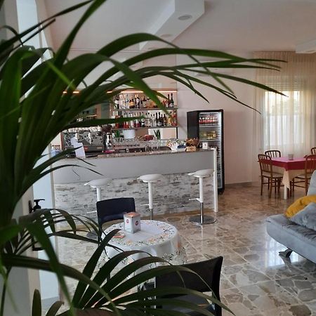 Hotel Barbiani Riccione Bagian luar foto