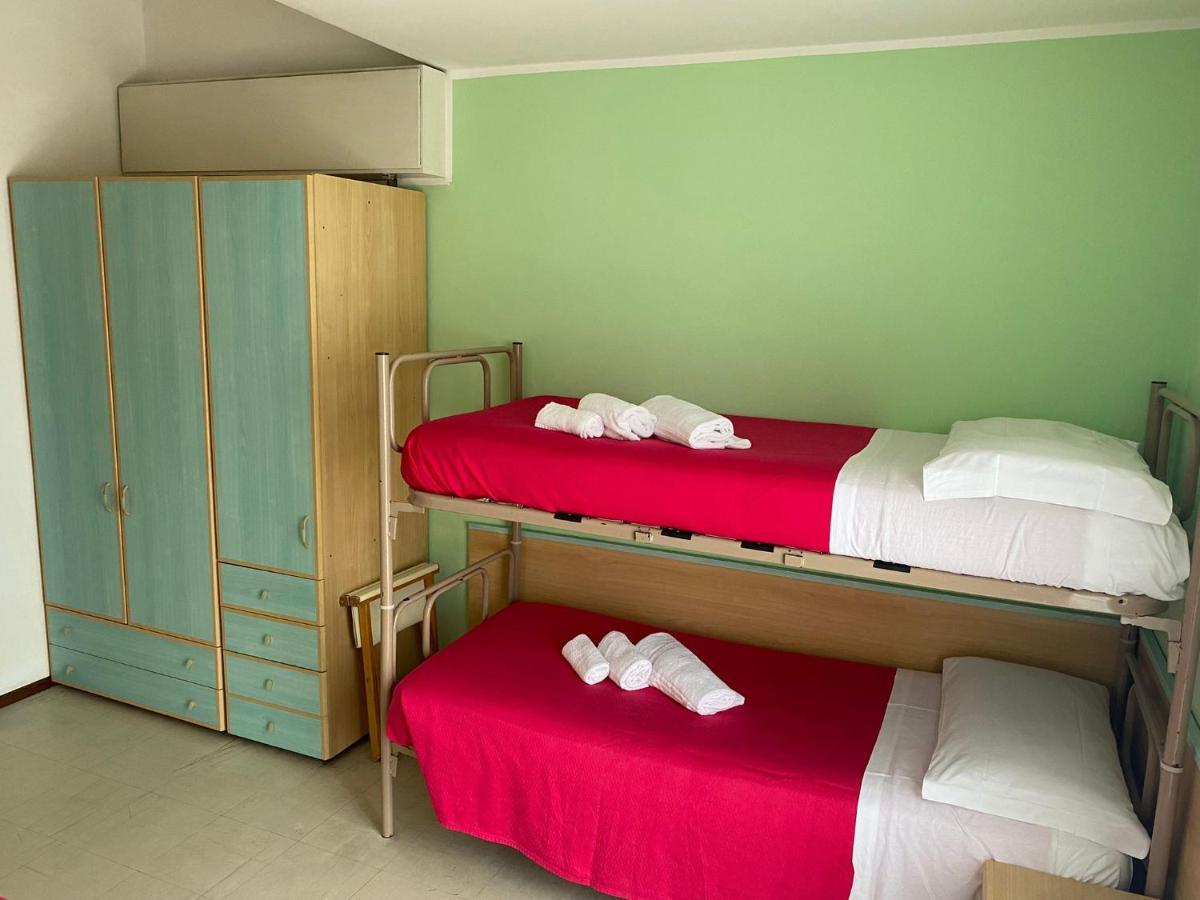 Hotel Barbiani Riccione Bagian luar foto