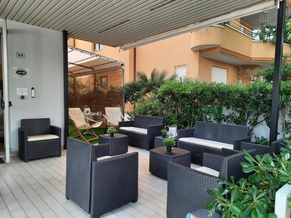 Hotel Barbiani Riccione Bagian luar foto