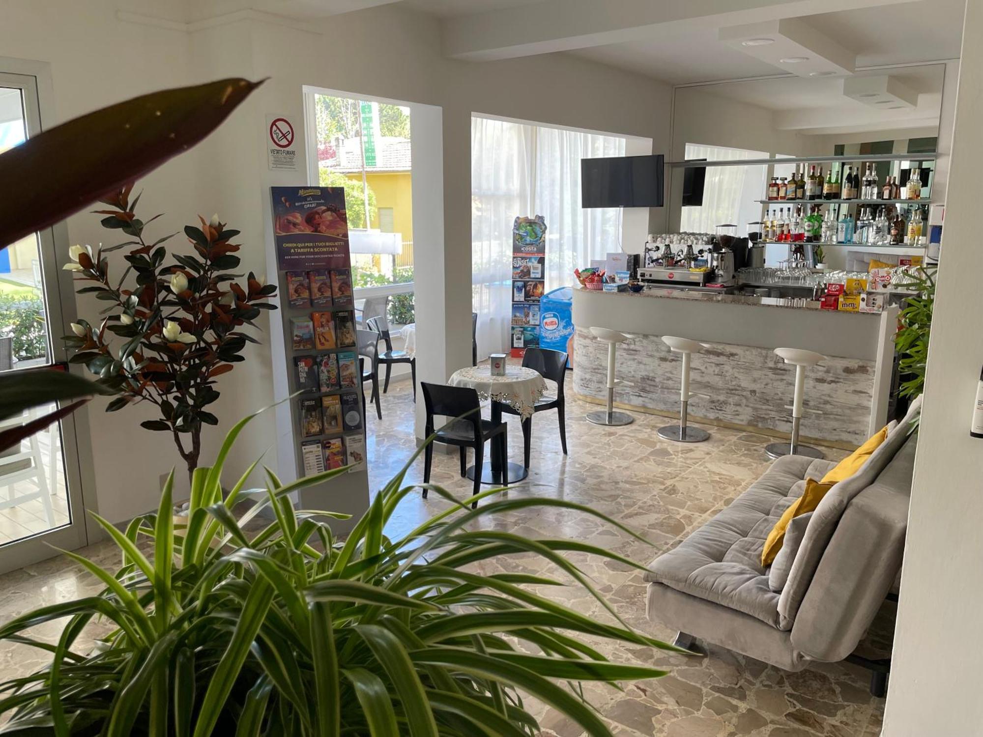 Hotel Barbiani Riccione Bagian luar foto