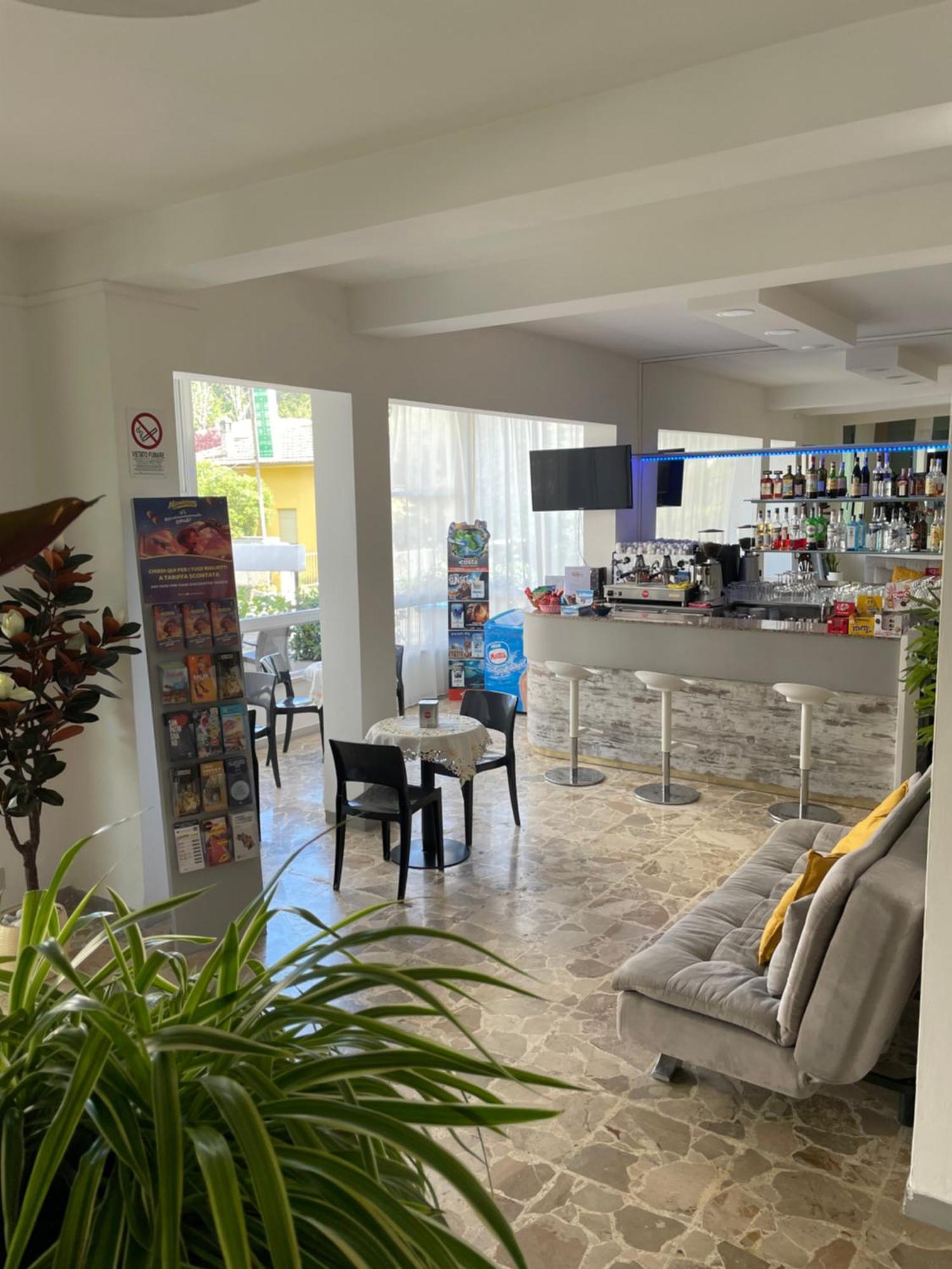 Hotel Barbiani Riccione Bagian luar foto