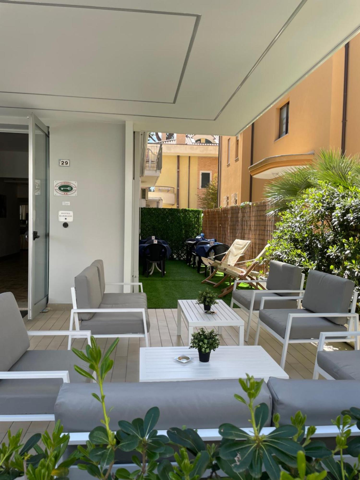 Hotel Barbiani Riccione Bagian luar foto