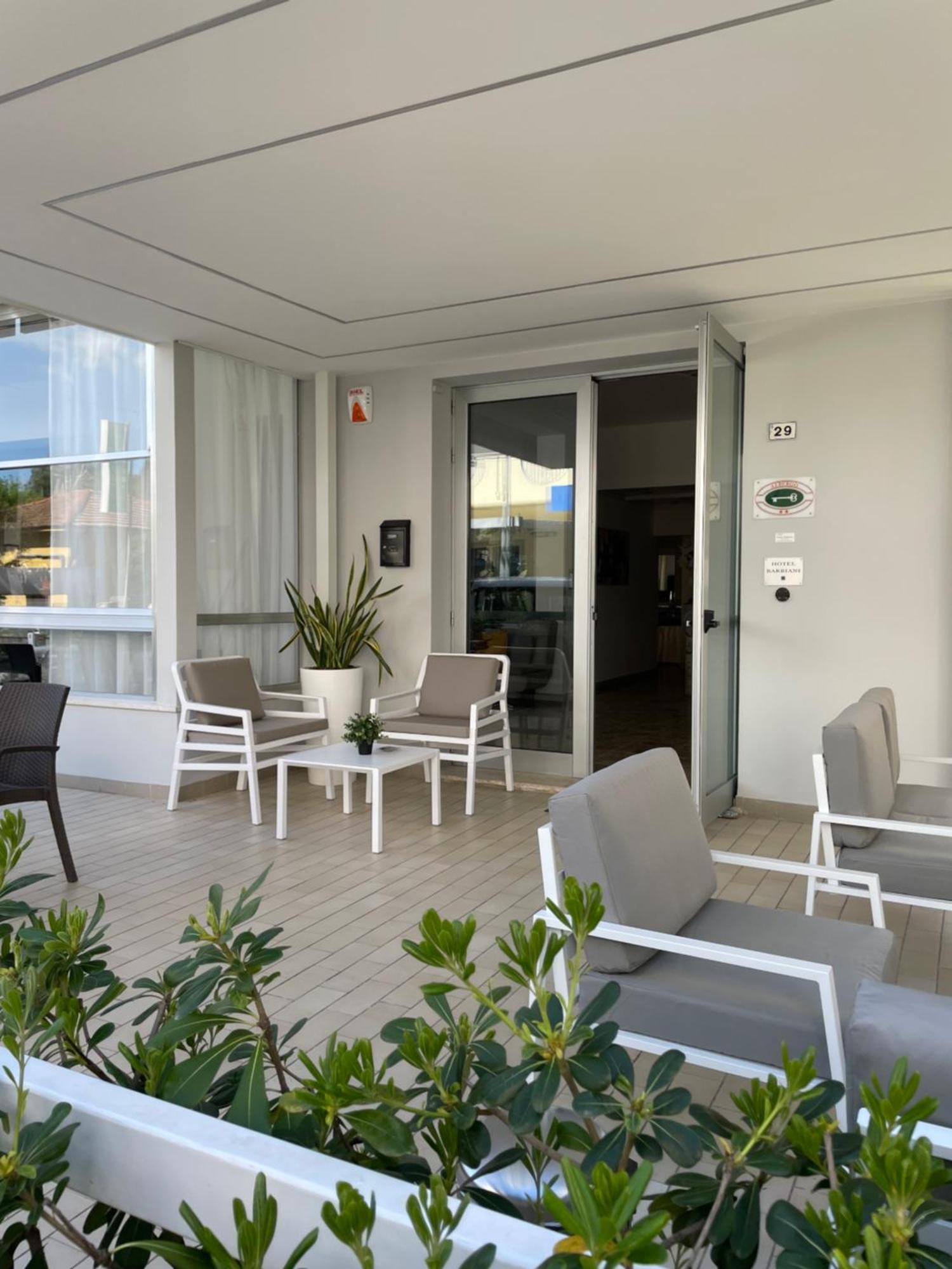 Hotel Barbiani Riccione Bagian luar foto