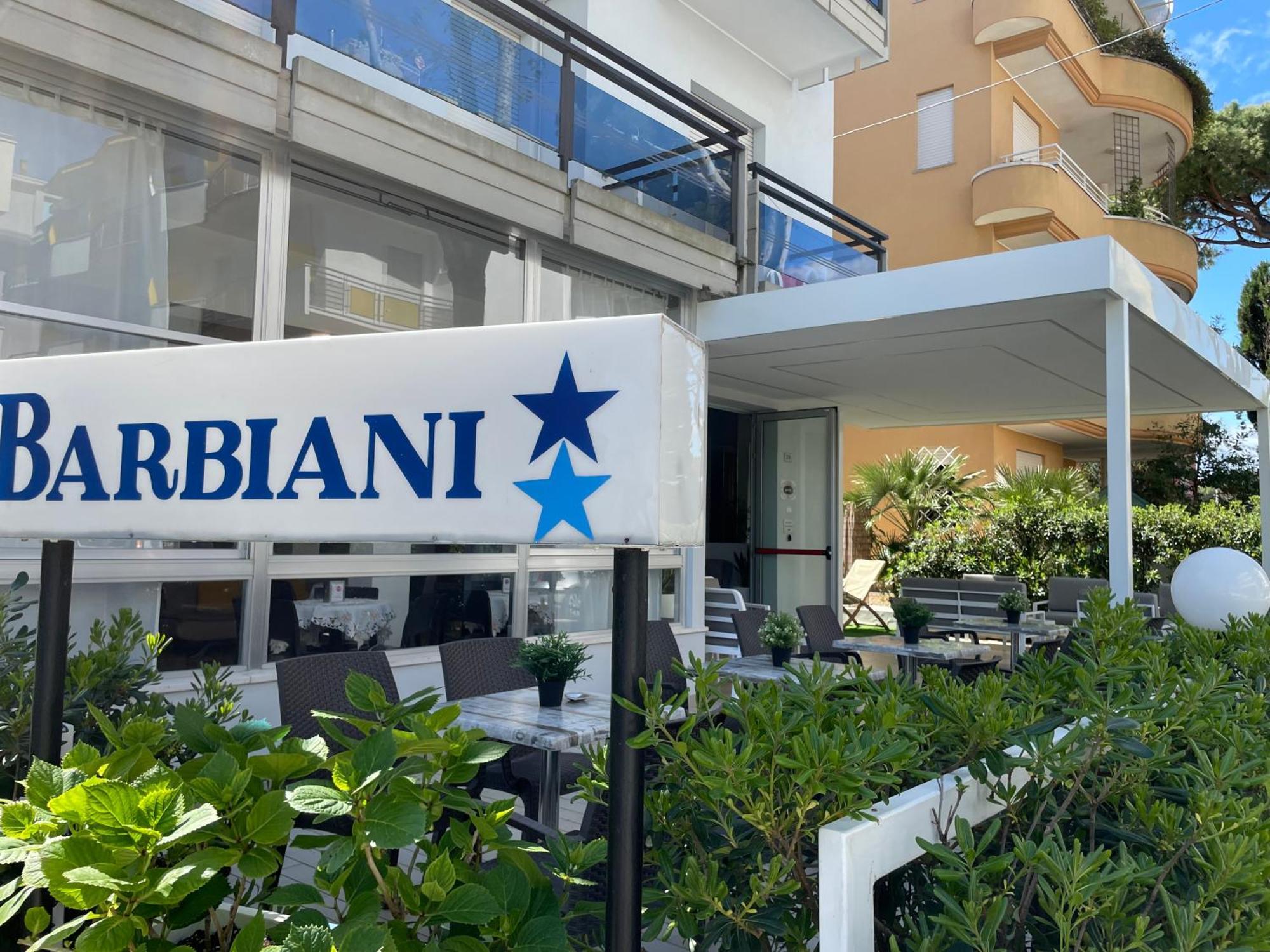 Hotel Barbiani Riccione Bagian luar foto