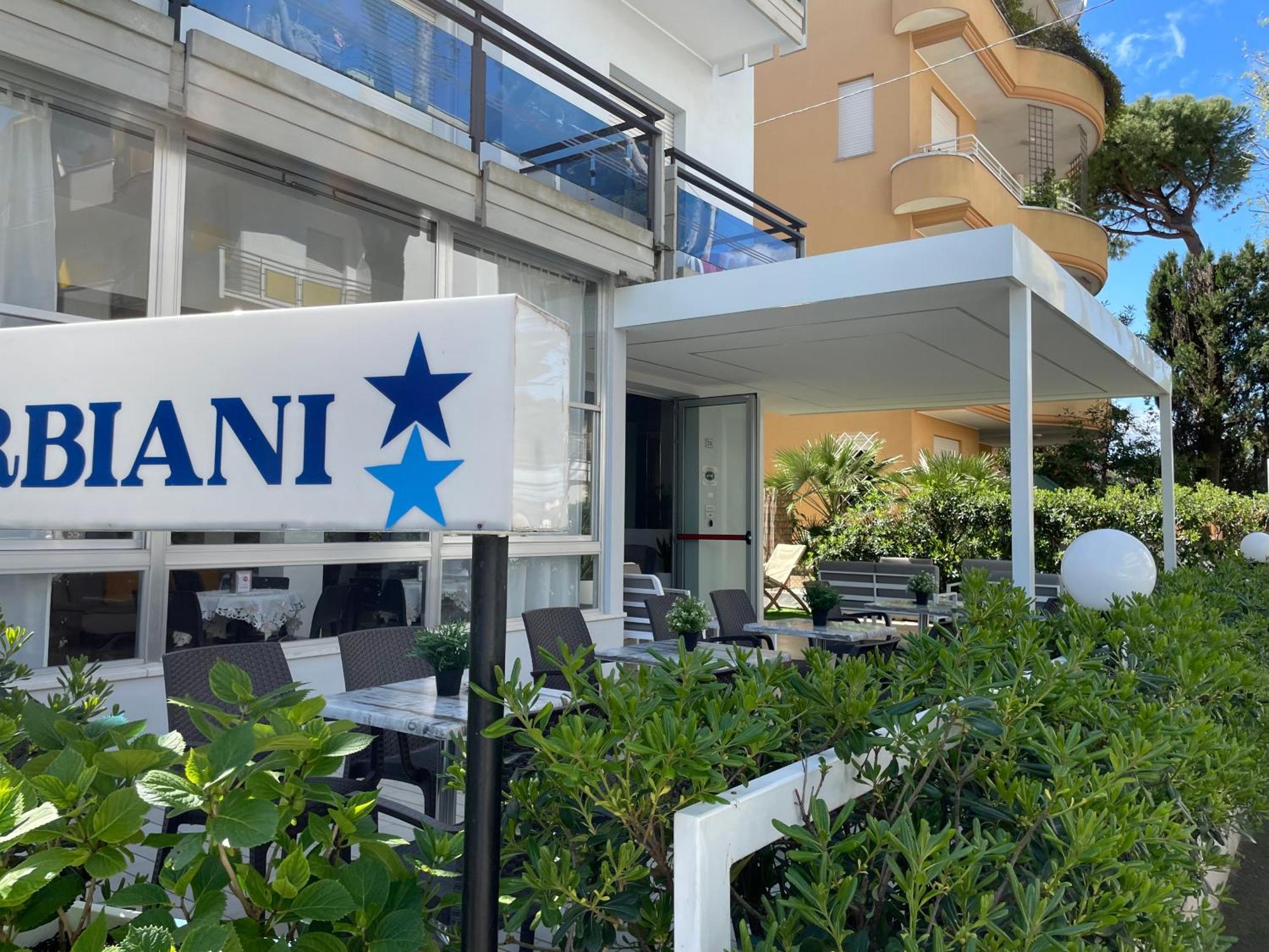 Hotel Barbiani Riccione Bagian luar foto