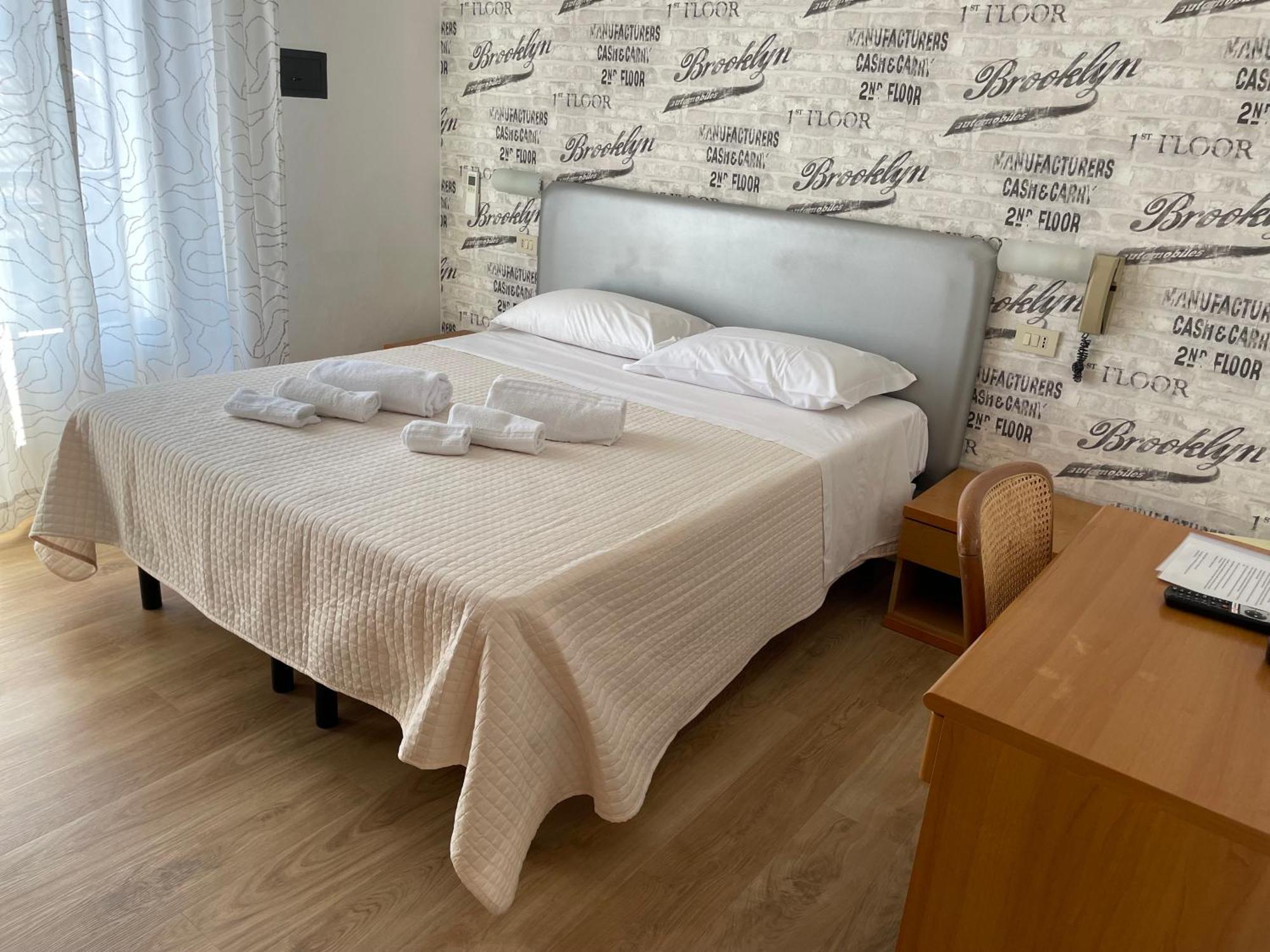Hotel Barbiani Riccione Bagian luar foto