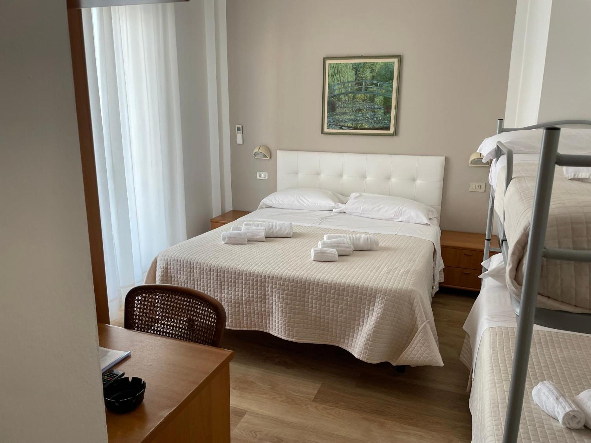 Hotel Barbiani Riccione Bagian luar foto