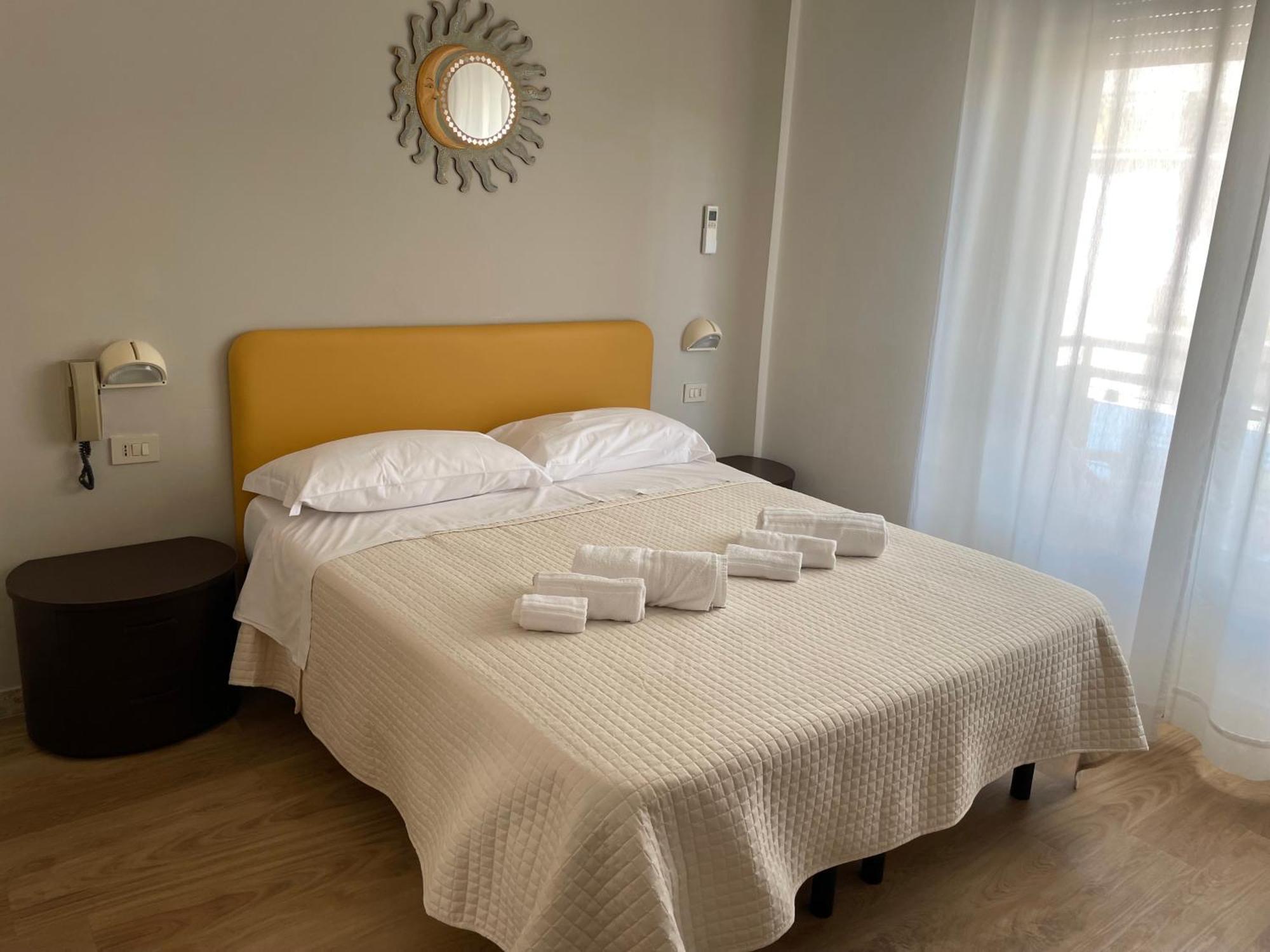 Hotel Barbiani Riccione Bagian luar foto