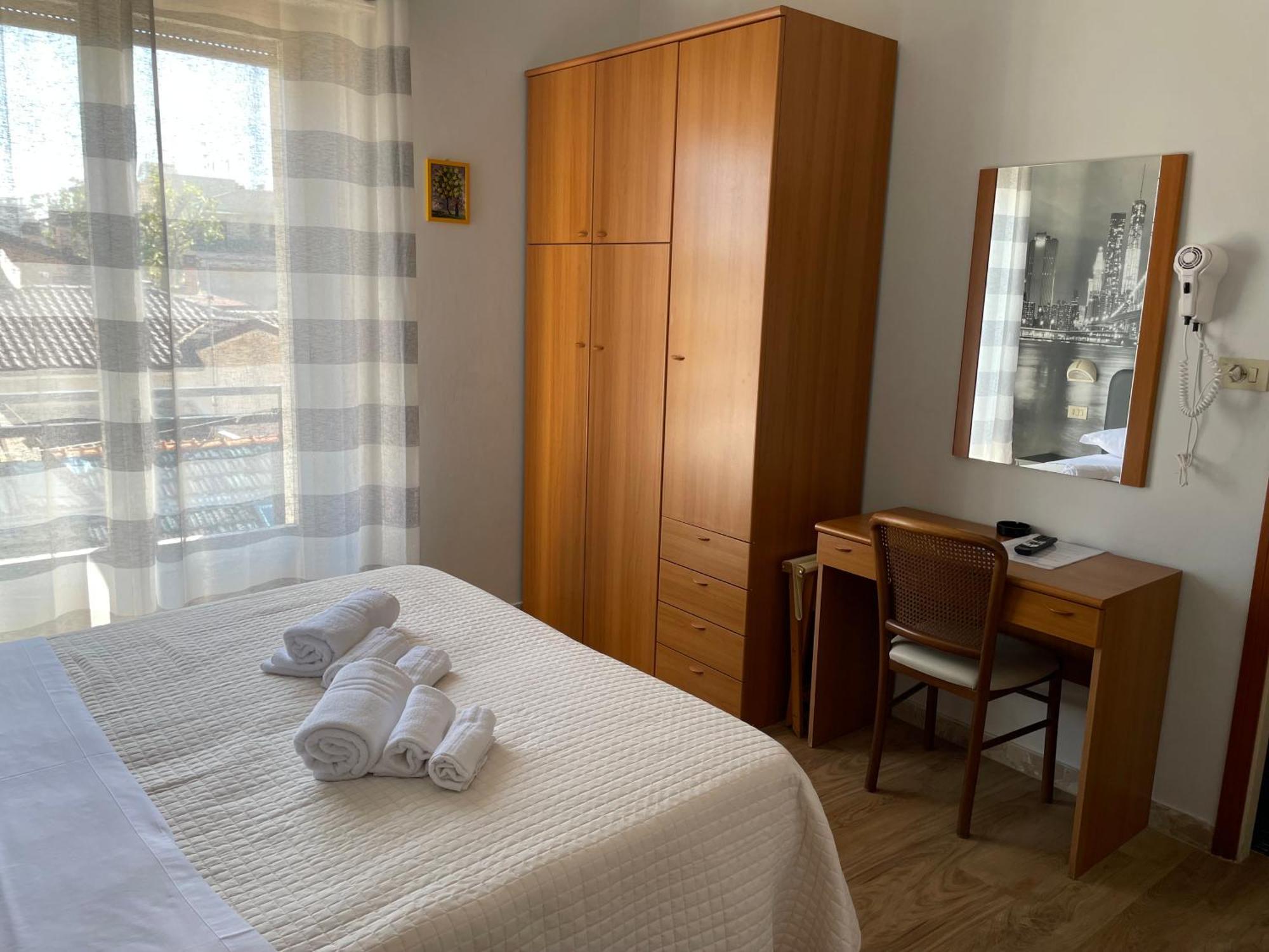 Hotel Barbiani Riccione Bagian luar foto
