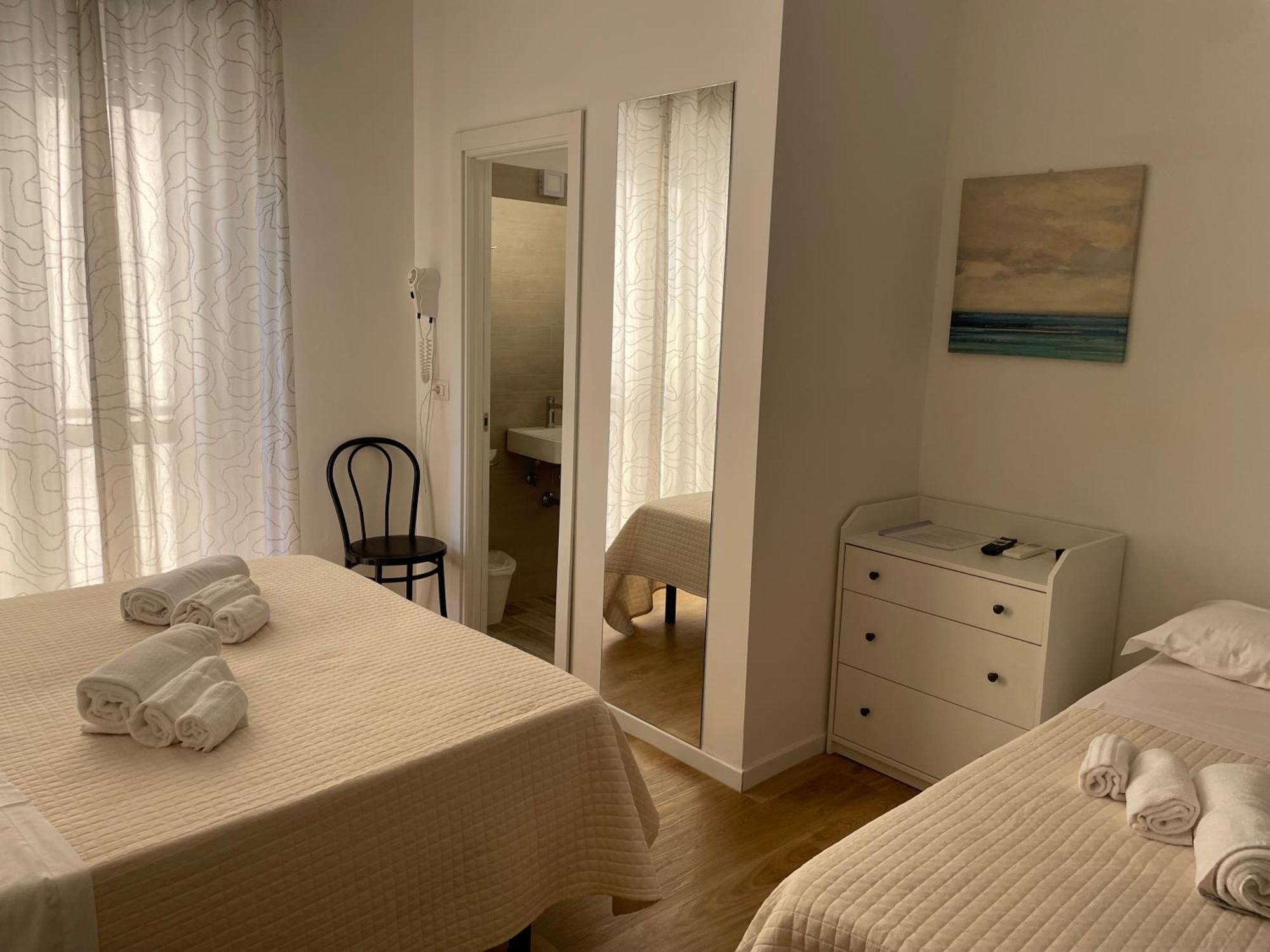 Hotel Barbiani Riccione Bagian luar foto