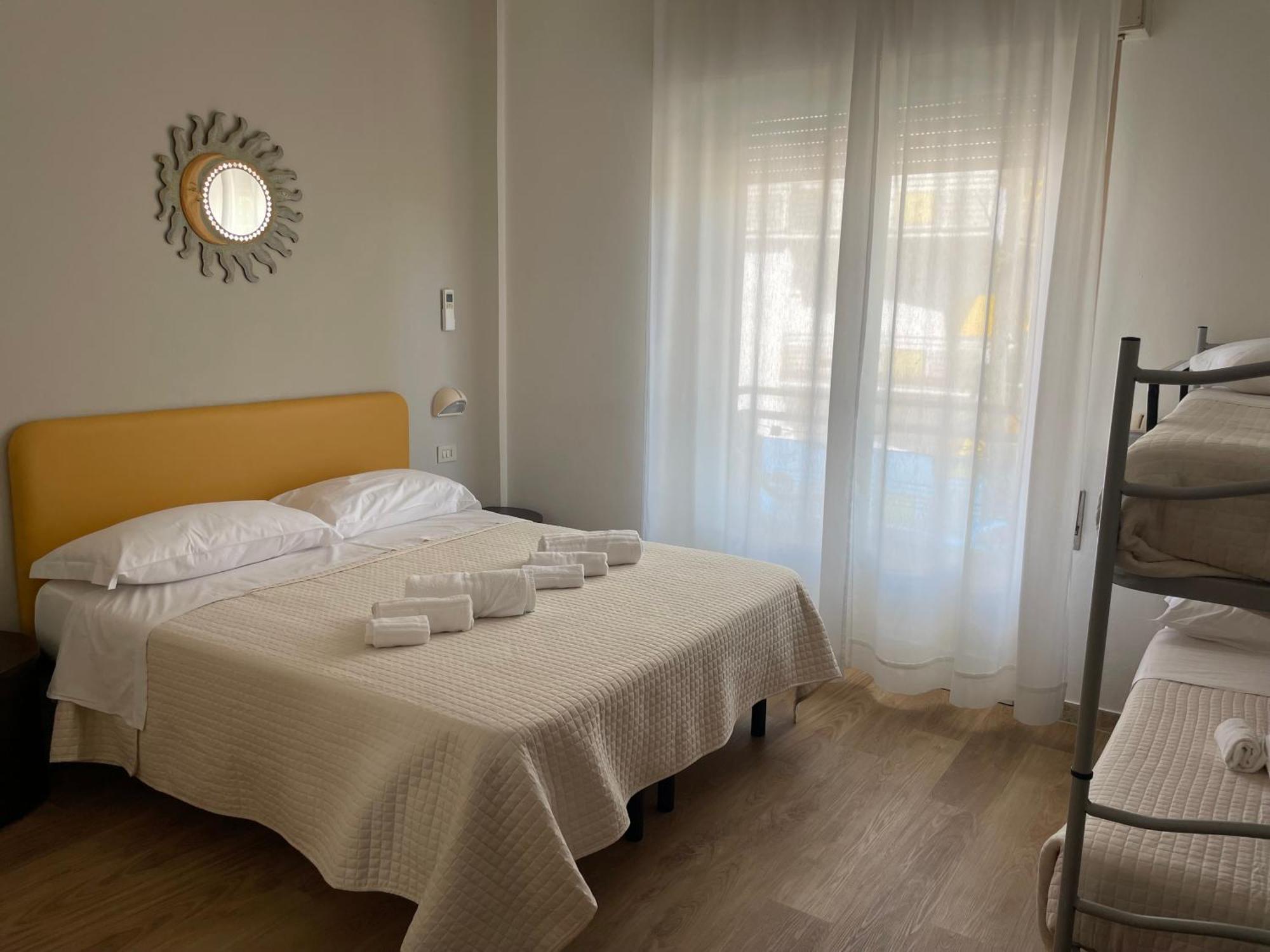 Hotel Barbiani Riccione Bagian luar foto