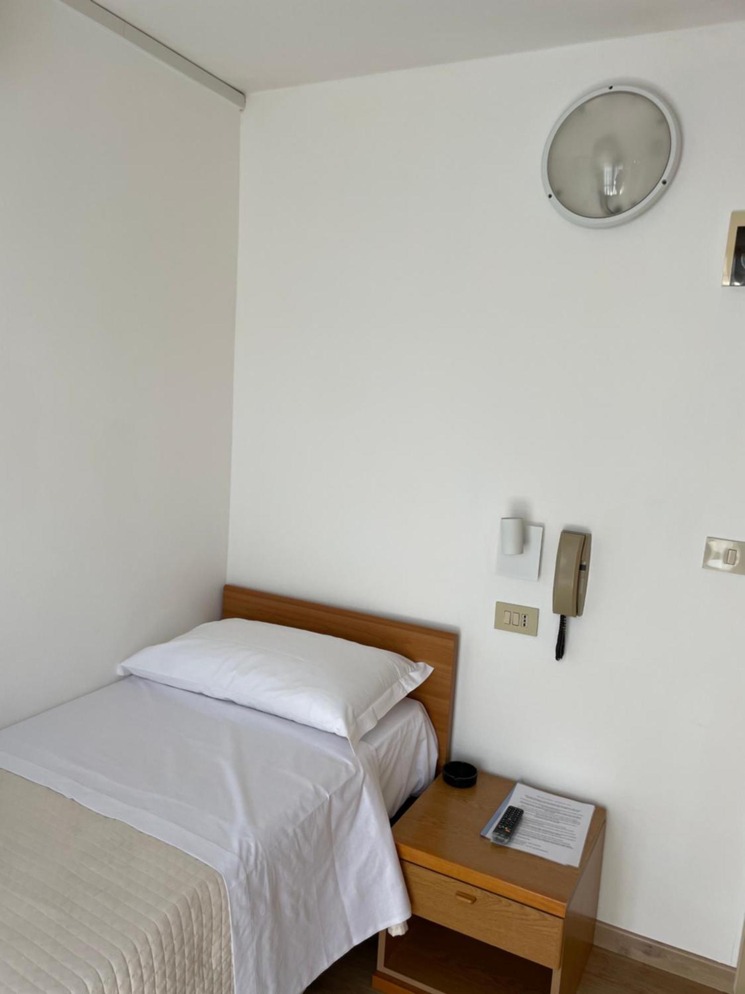 Hotel Barbiani Riccione Bagian luar foto