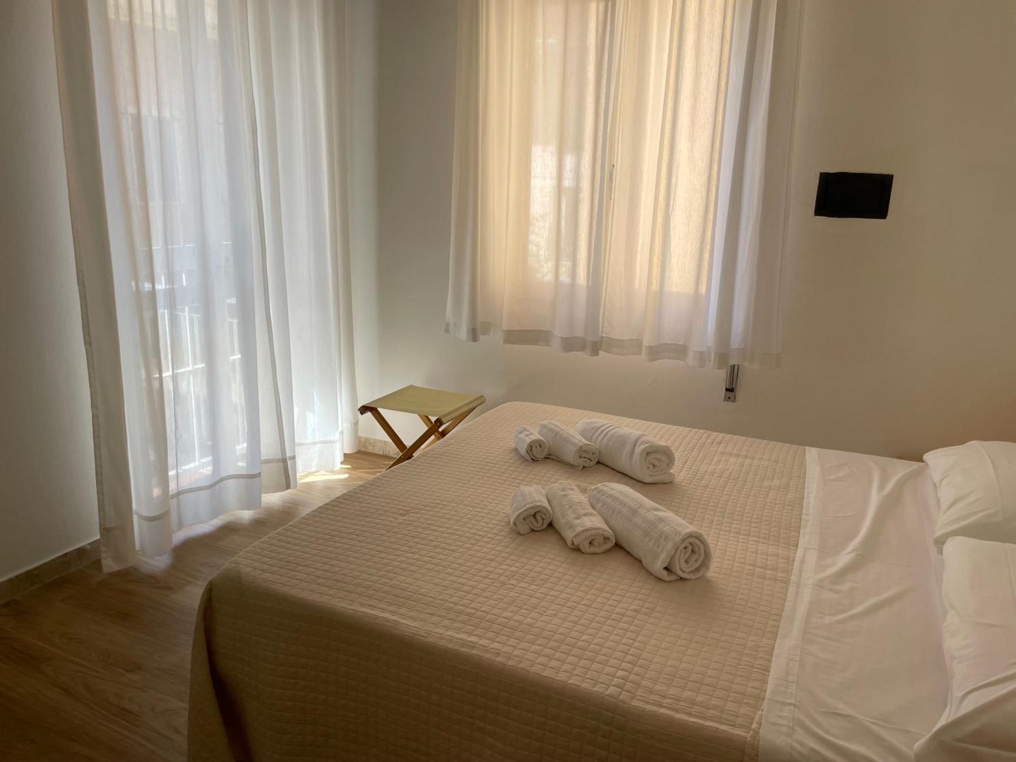 Hotel Barbiani Riccione Bagian luar foto