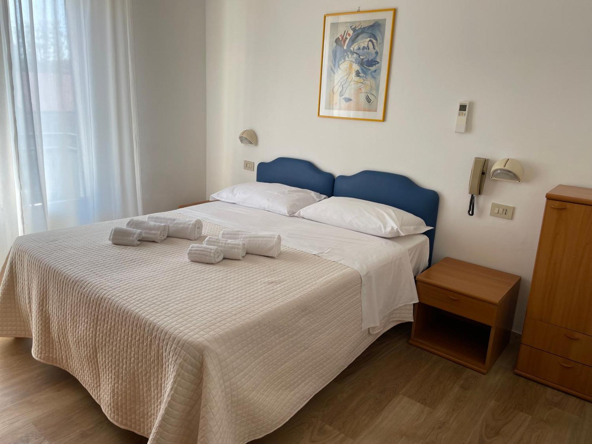 Hotel Barbiani Riccione Bagian luar foto